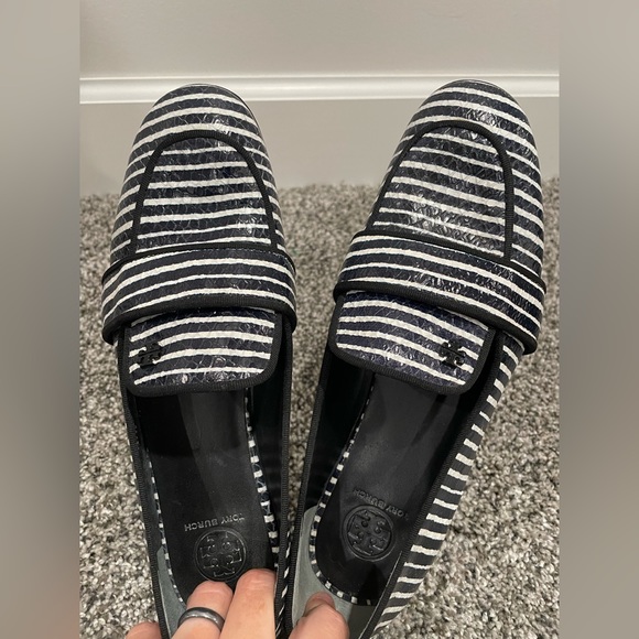 Tory Burch Evette patent leather penny loafers, size 7.5 - Picture 6 of 12